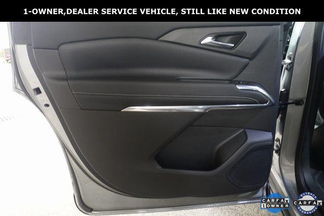 used 2025 Chevrolet Traverse car, priced at $39,393