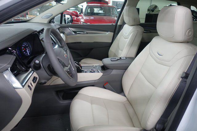 new 2025 Cadillac XT5 car, priced at $59,165