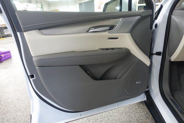 new 2025 Cadillac XT5 car, priced at $59,165