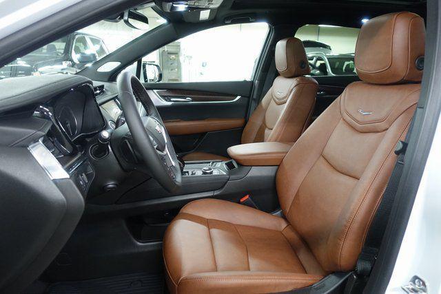 new 2025 Cadillac XT5 car, priced at $55,135