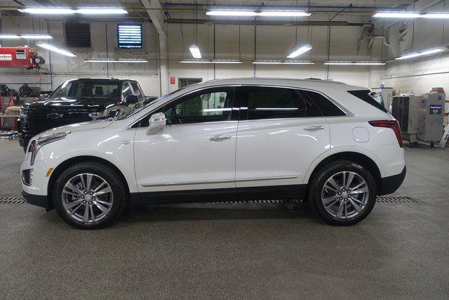 new 2025 Cadillac XT5 car, priced at $55,135