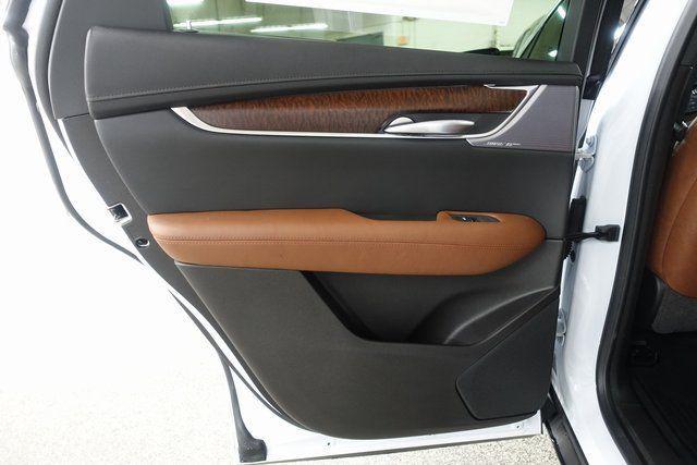 new 2025 Cadillac XT5 car, priced at $55,135