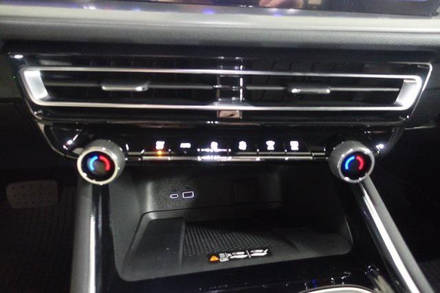 new 2026 Chevrolet Traverse car, priced at $43,120