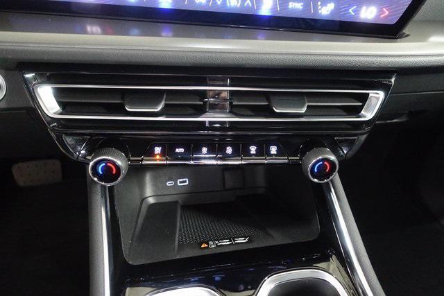 used 2025 Chevrolet Traverse car, priced at $36,291