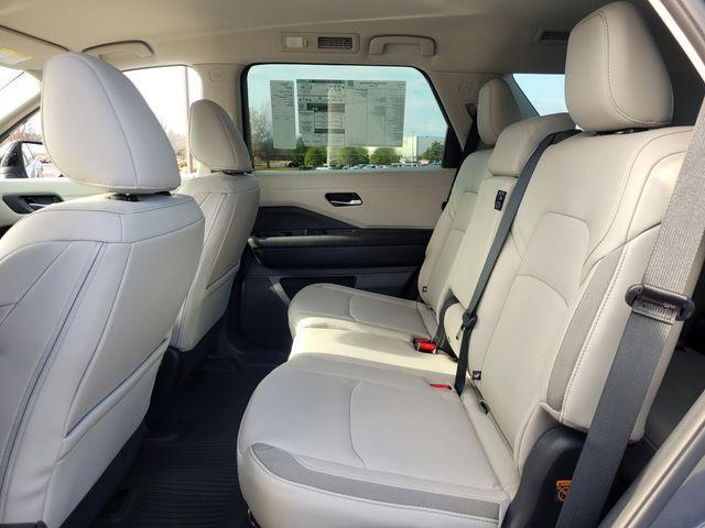 new 2026 Nissan Pathfinder car, priced at $40,512