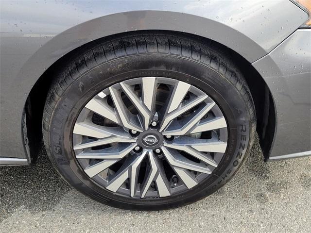 used 2025 Nissan Altima car, priced at $20,985