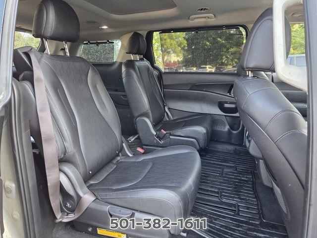 used 2025 Kia Carnival Hybrid car, priced at $40,859