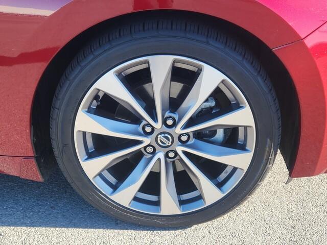 used 2022 Nissan Maxima car, priced at $21,900