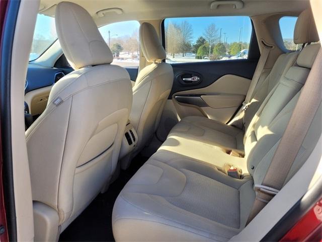 used 2019 Jeep Cherokee car, priced at $15,791