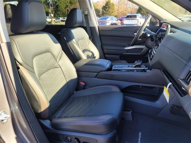 new 2025 Nissan Pathfinder car, priced at $46,762