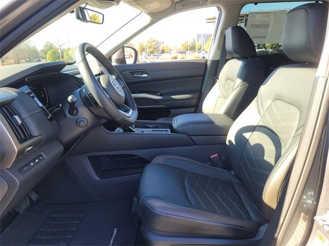 new 2025 Nissan Pathfinder car, priced at $46,762