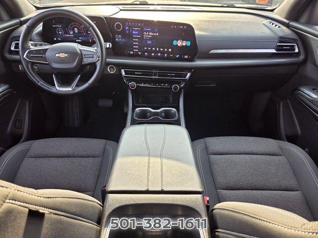 used 2024 Chevrolet Traverse car, priced at $32,804
