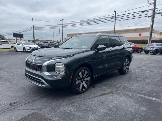 new 2025 Mitsubishi Outlander car, priced at $43,205