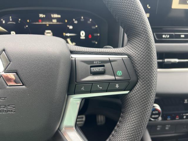 new 2025 Mitsubishi Outlander car, priced at $43,205