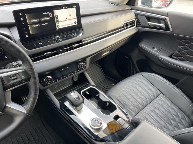 used 2025 Mitsubishi Outlander car, priced at $37,468