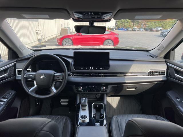 used 2025 Mitsubishi Outlander car, priced at $37,468