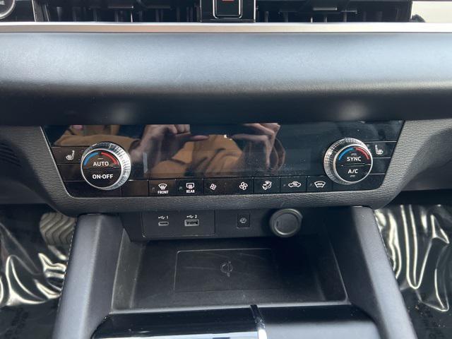 used 2024 Mitsubishi Outlander car, priced at $25,990