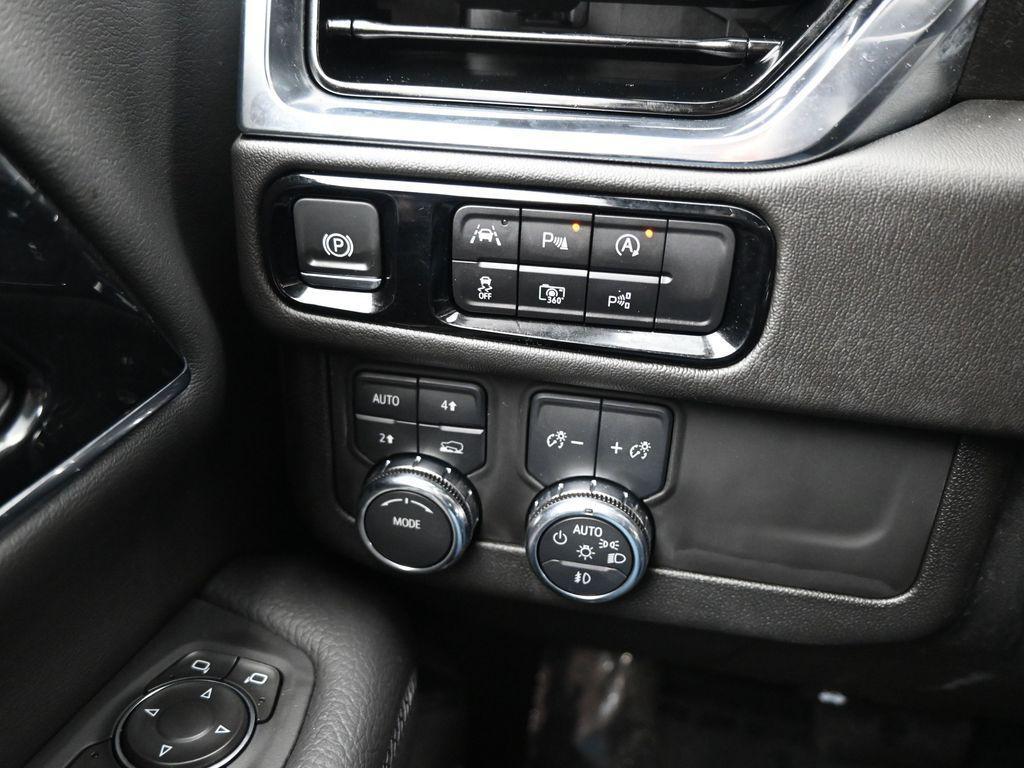 used 2025 GMC Yukon XL car, priced at $71,990