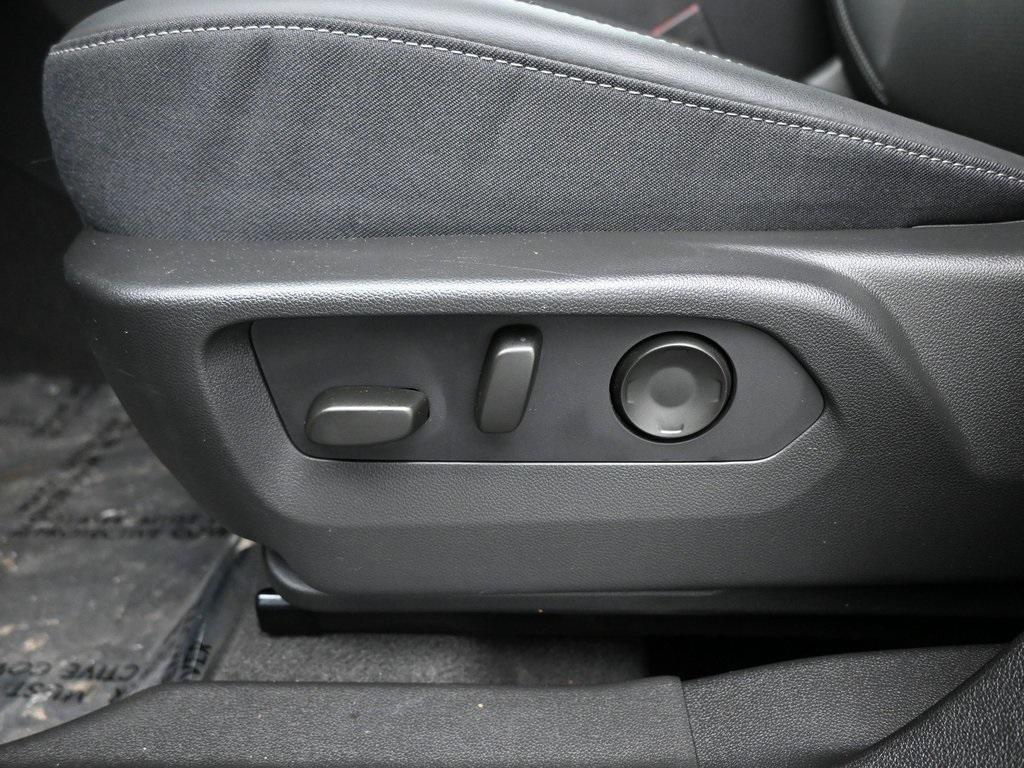 used 2025 Buick Envision car, priced at $28,990