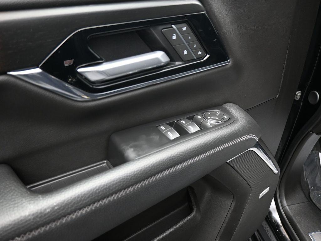 used 2025 GMC Yukon car, priced at $72,990