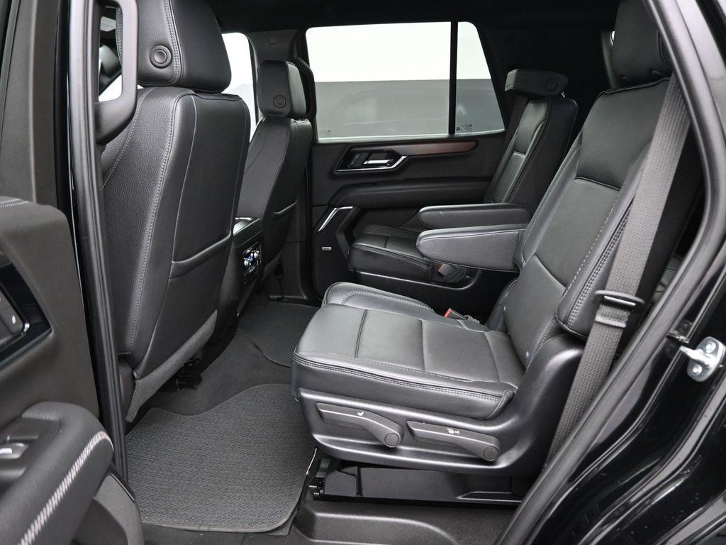 used 2025 GMC Yukon car, priced at $72,990