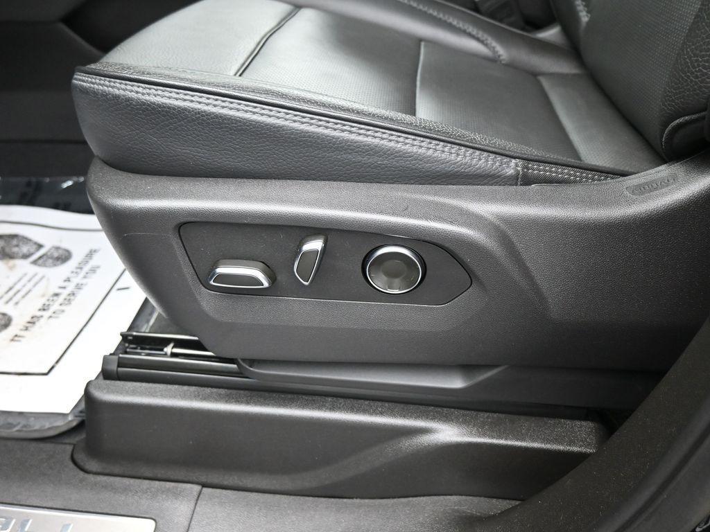 used 2025 GMC Yukon car, priced at $72,990