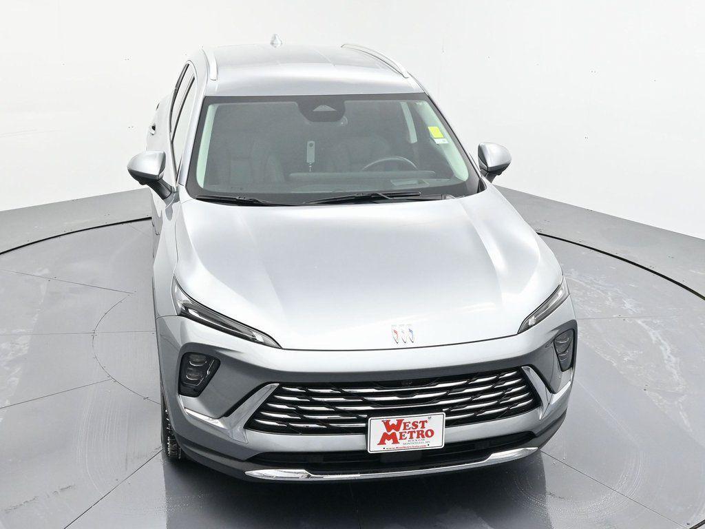 used 2025 Buick Envision car, priced at $28,490