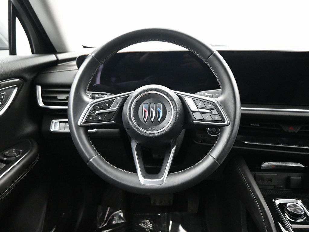 used 2025 Buick Envision car, priced at $28,490