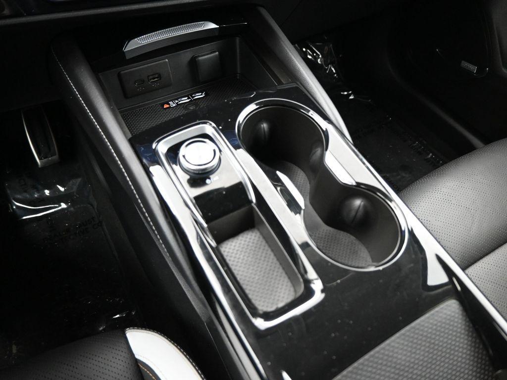 used 2025 Buick Envision car, priced at $29,990