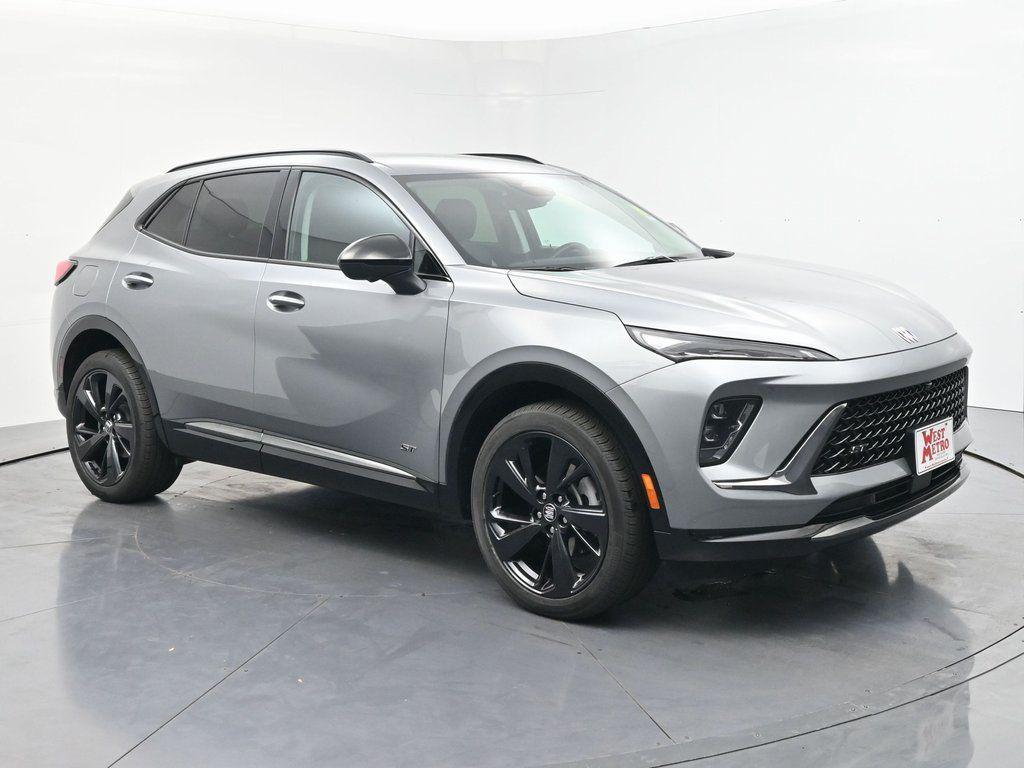 used 2025 Buick Envision car, priced at $29,990