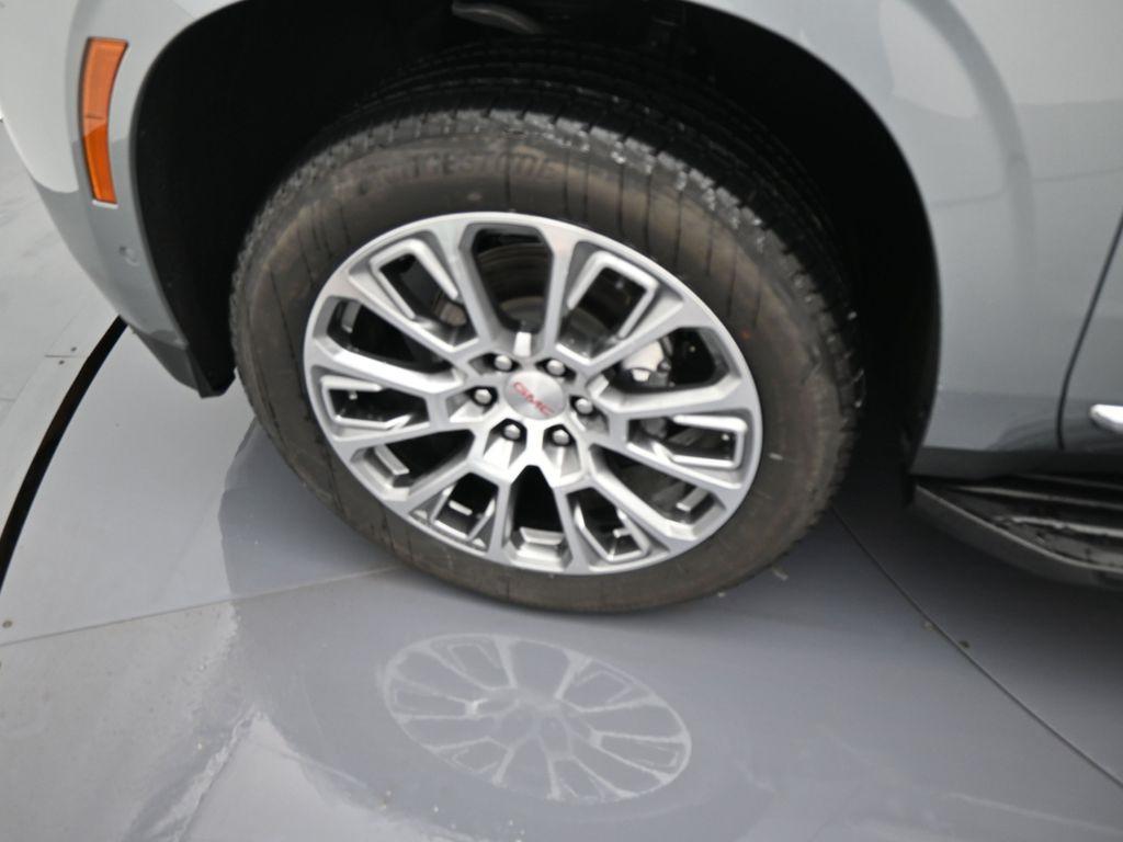 used 2025 GMC Yukon car, priced at $73,990