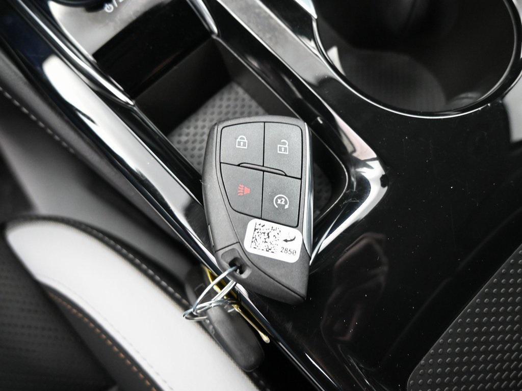 used 2025 Buick Envision car, priced at $30,490