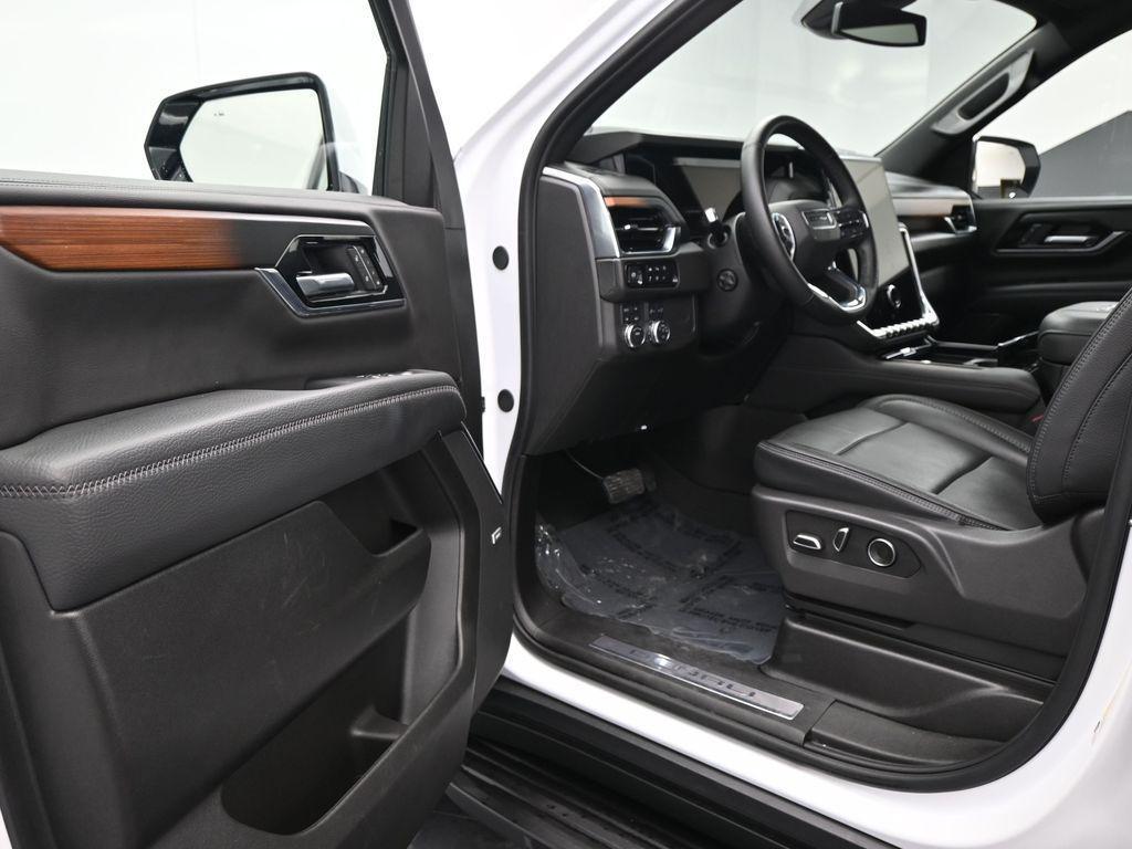 used 2025 GMC Yukon XL car, priced at $72,990