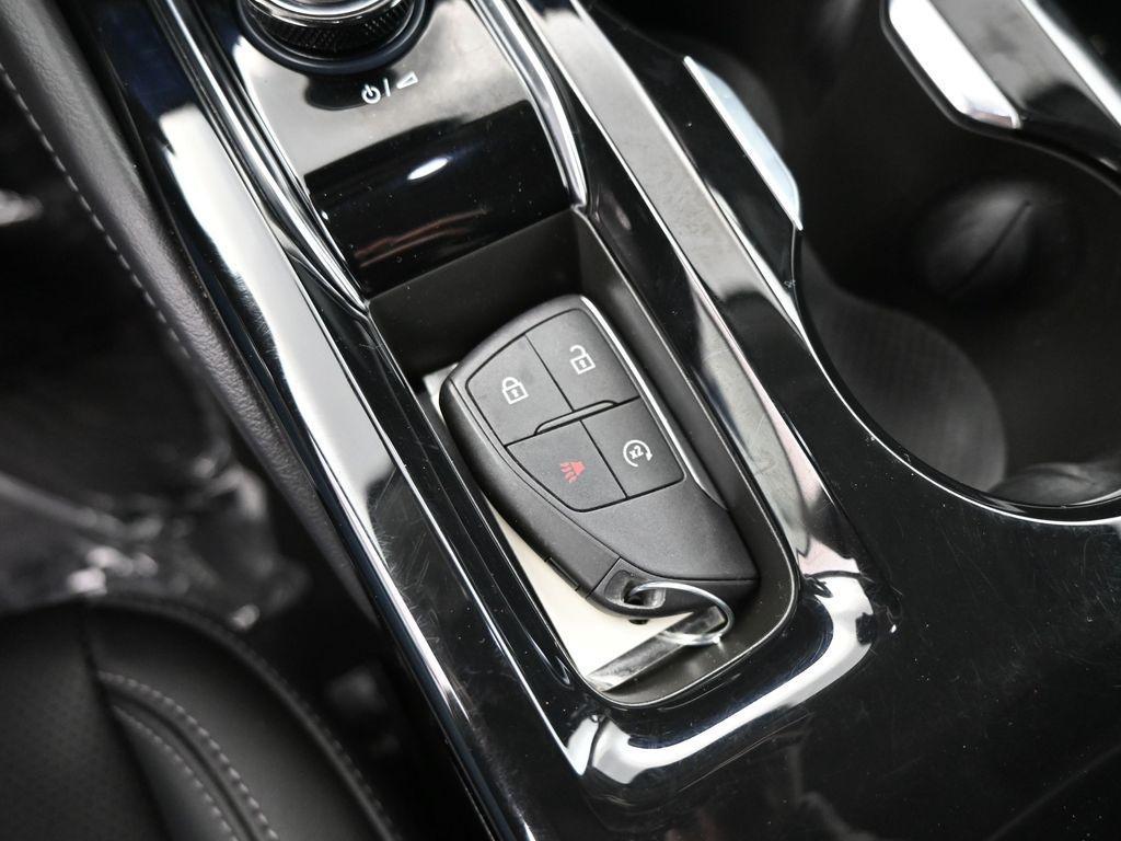 used 2025 Buick Envision car, priced at $27,990