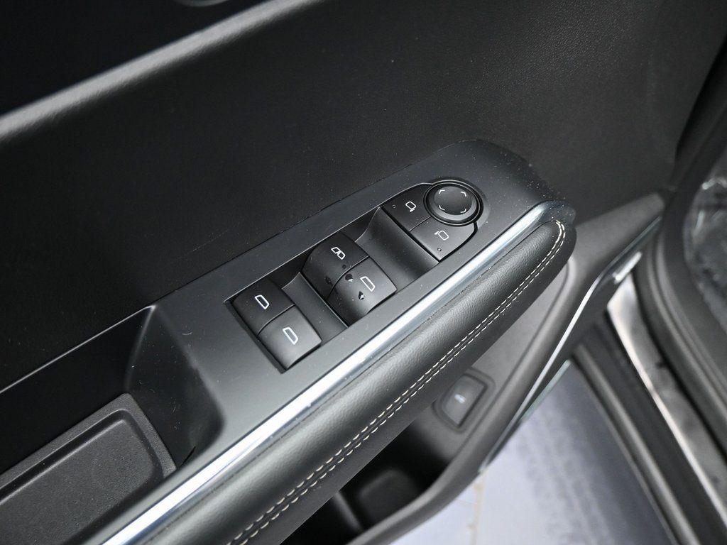 used 2025 GMC Acadia car, priced at $33,490