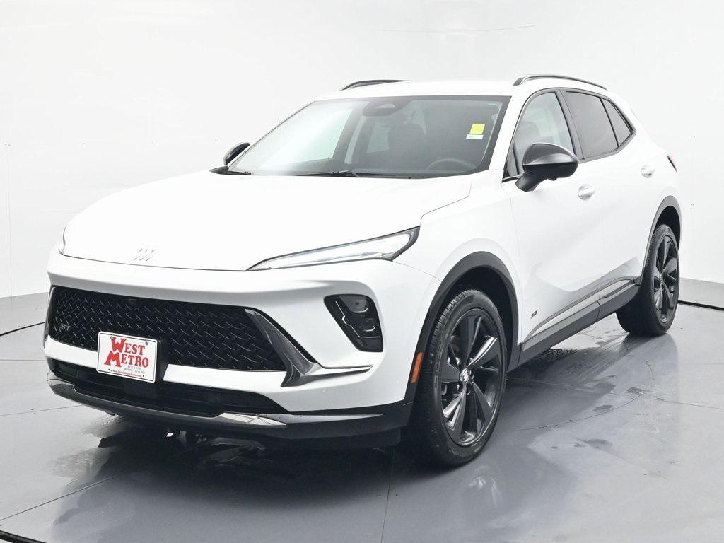 used 2025 Buick Envision car, priced at $30,490