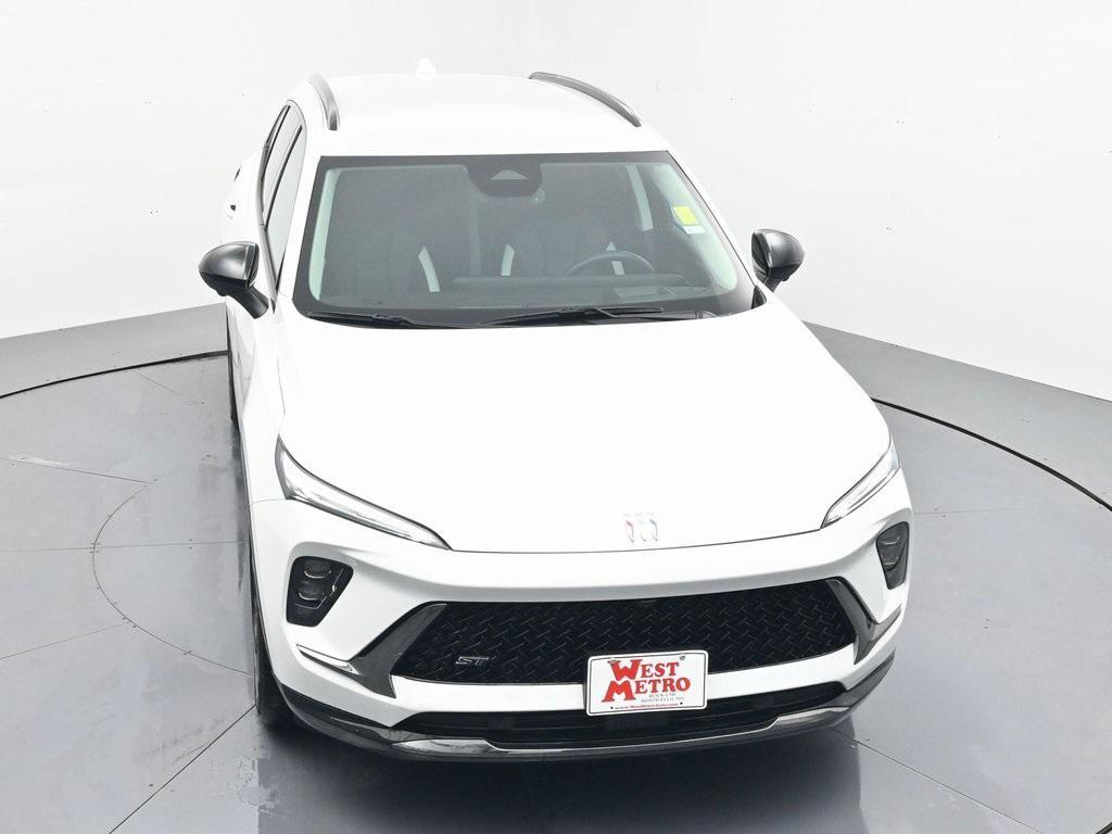 used 2025 Buick Envision car, priced at $30,490