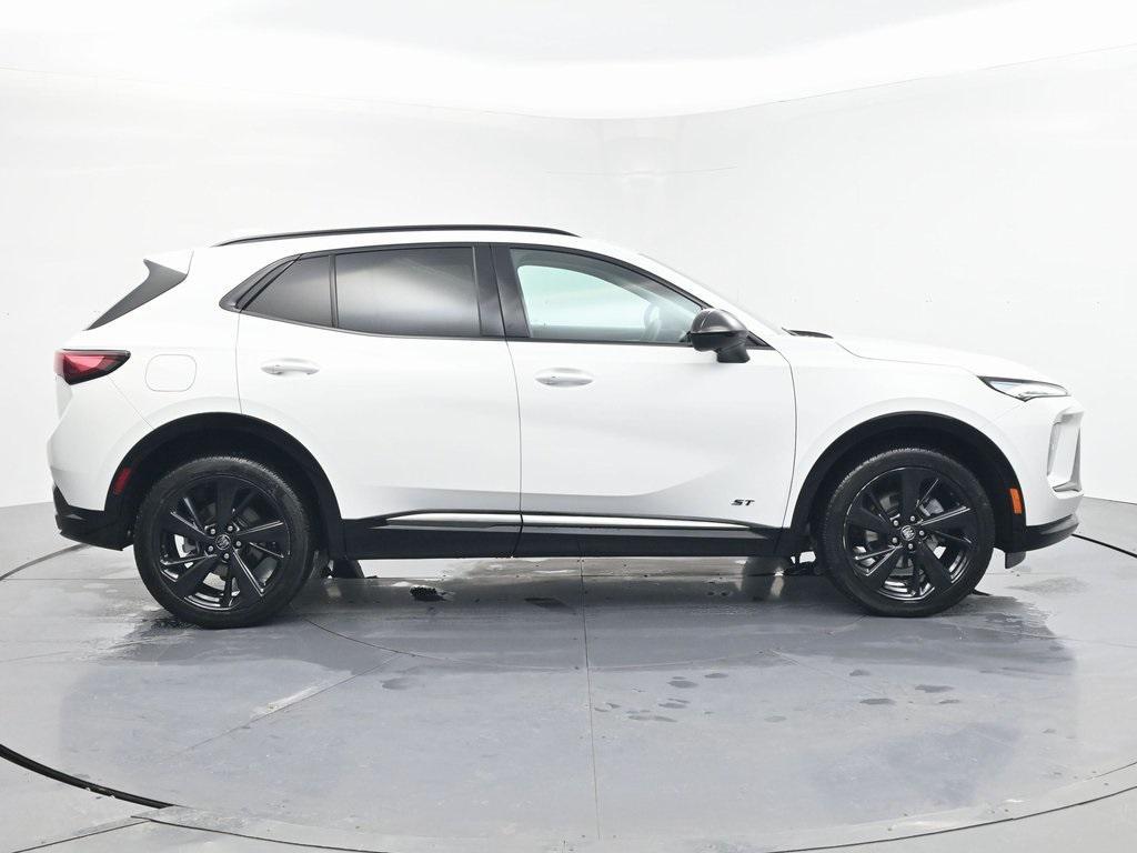 used 2025 Buick Envision car, priced at $30,490