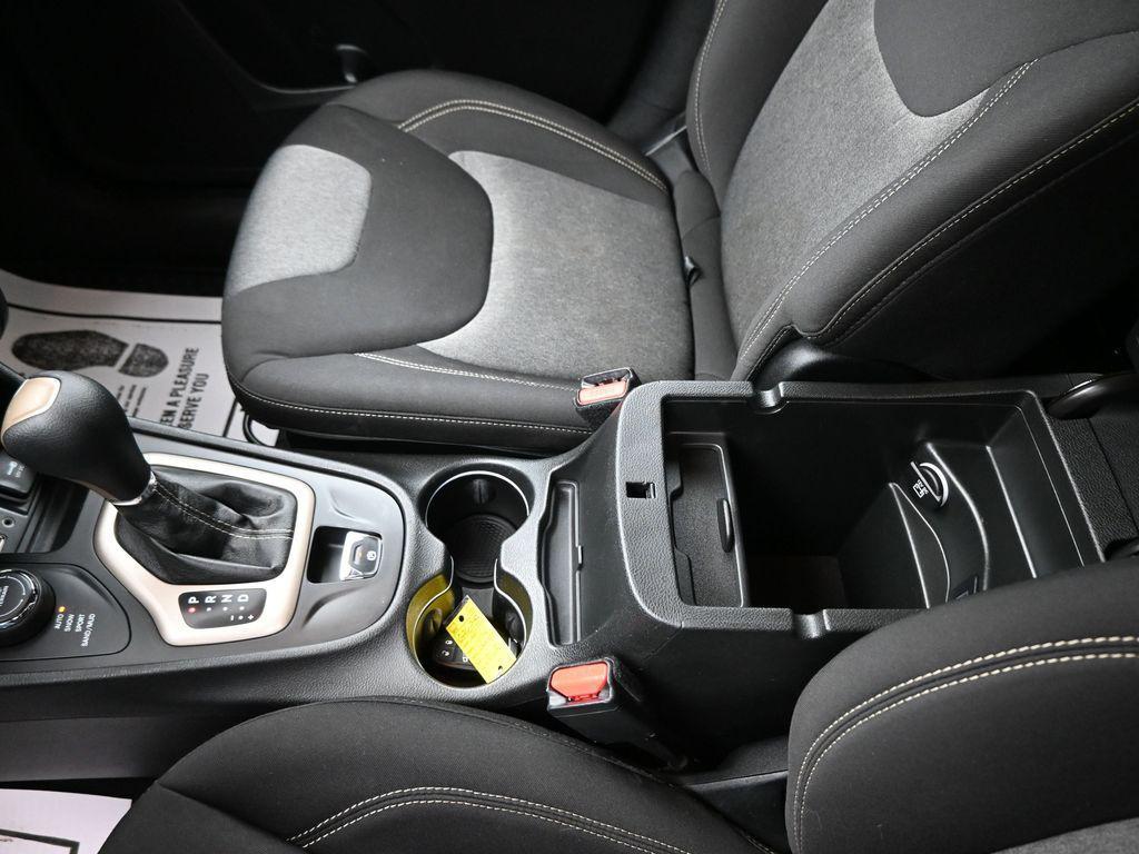 used 2014 Jeep Cherokee car, priced at $10,990