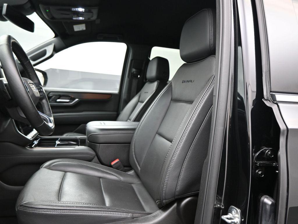 used 2025 GMC Yukon car, priced at $72,990