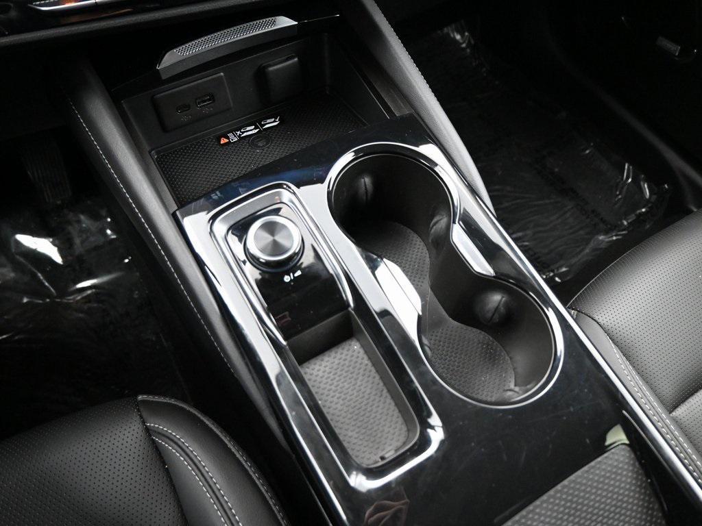 used 2025 Buick Envision car, priced at $28,490