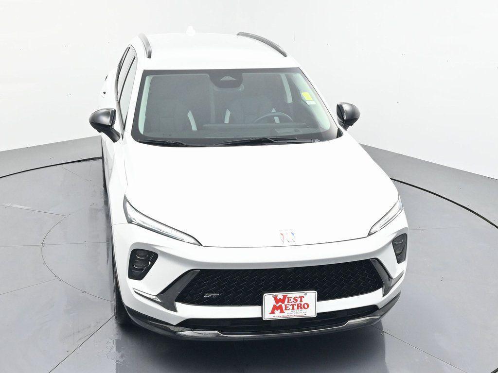 used 2025 Buick Envision car, priced at $30,990