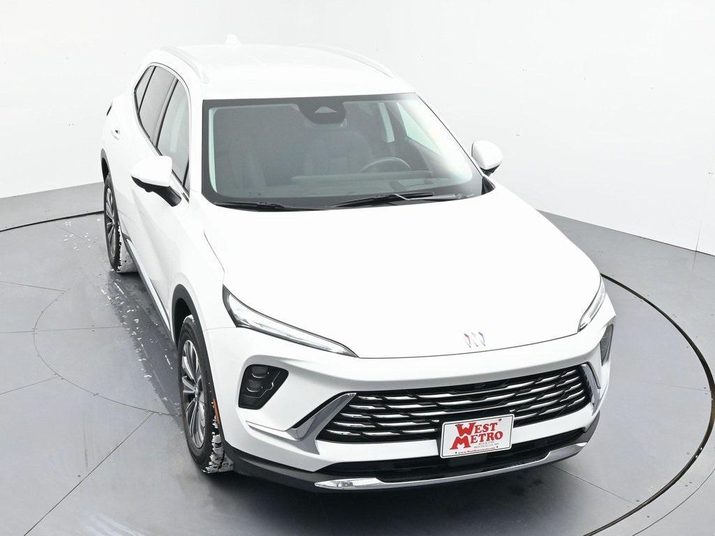 used 2025 Buick Envision car, priced at $27,990