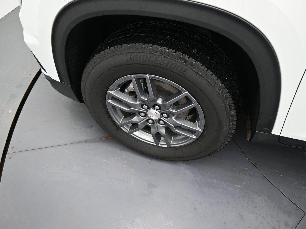 used 2025 GMC Acadia car, priced at $34,990