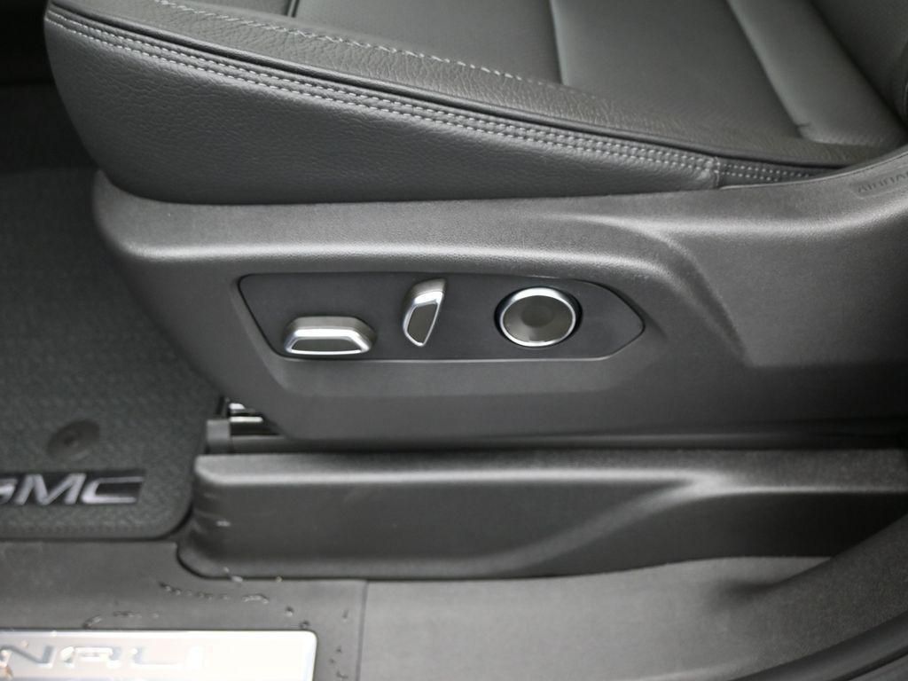 new 2025 GMC Yukon XL car, priced at $93,669