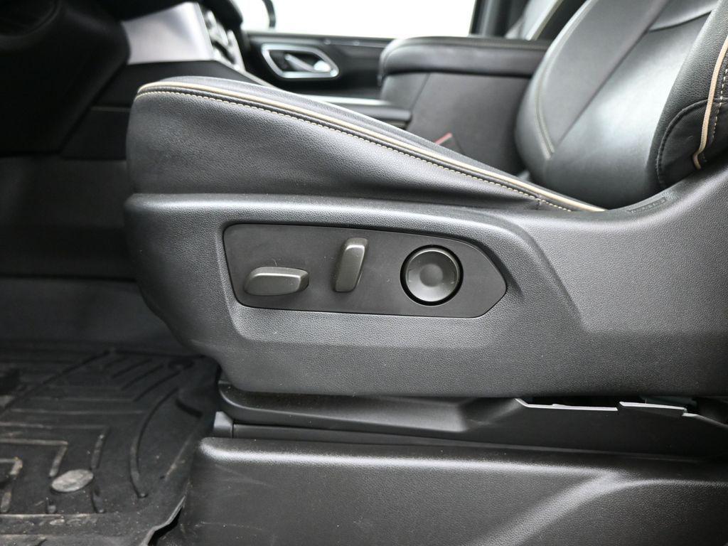 used 2023 GMC Yukon car, priced at $53,990