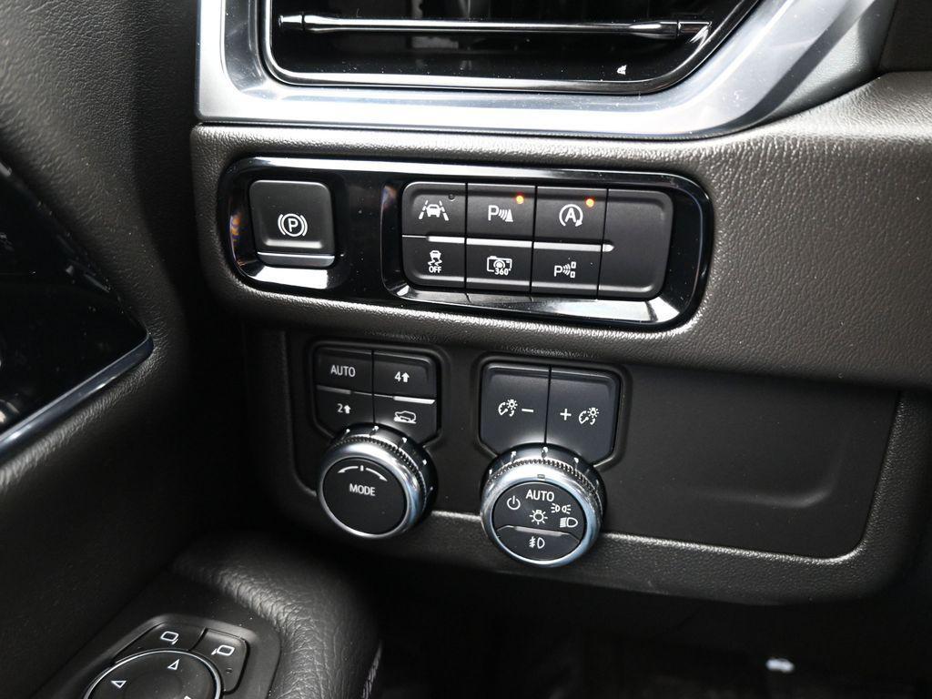 used 2025 GMC Yukon XL car, priced at $71,990