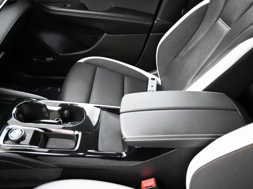 used 2025 Buick Envision car, priced at $28,990