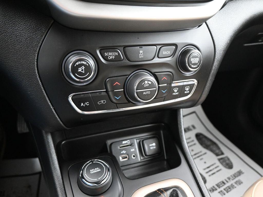 used 2018 Jeep Cherokee car, priced at $15,990