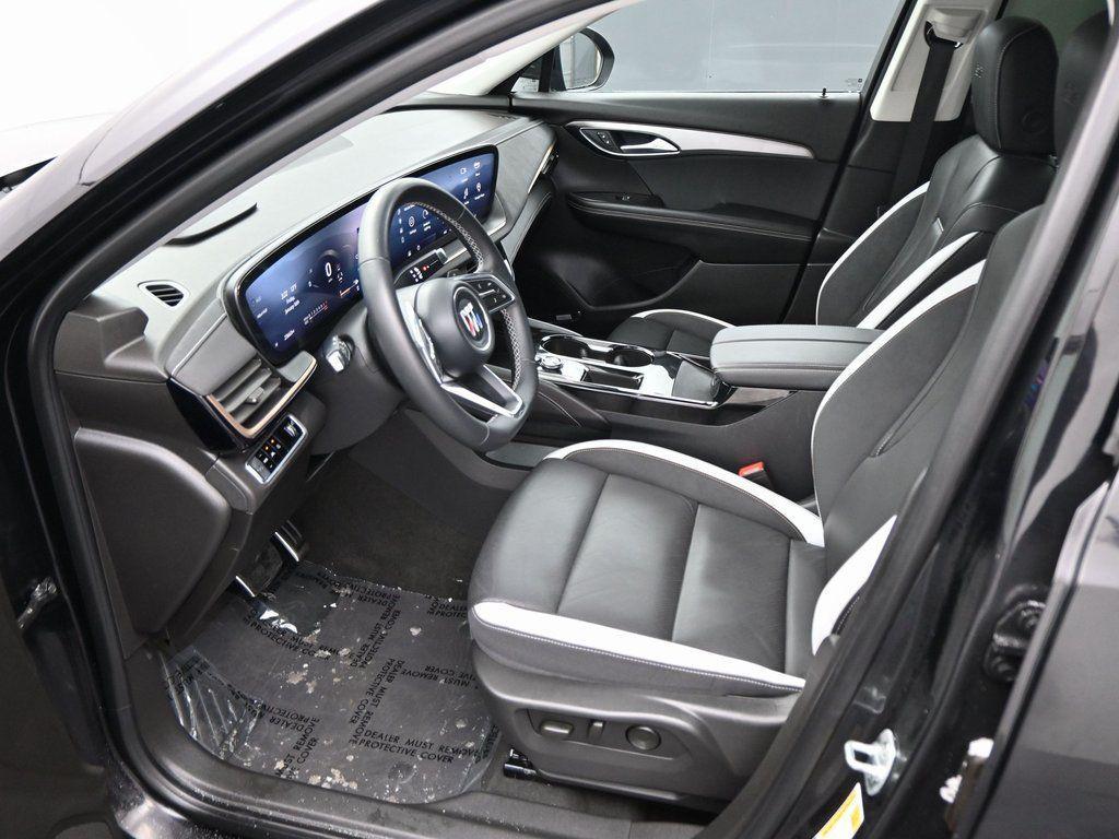 used 2025 Buick Envision car, priced at $29,990